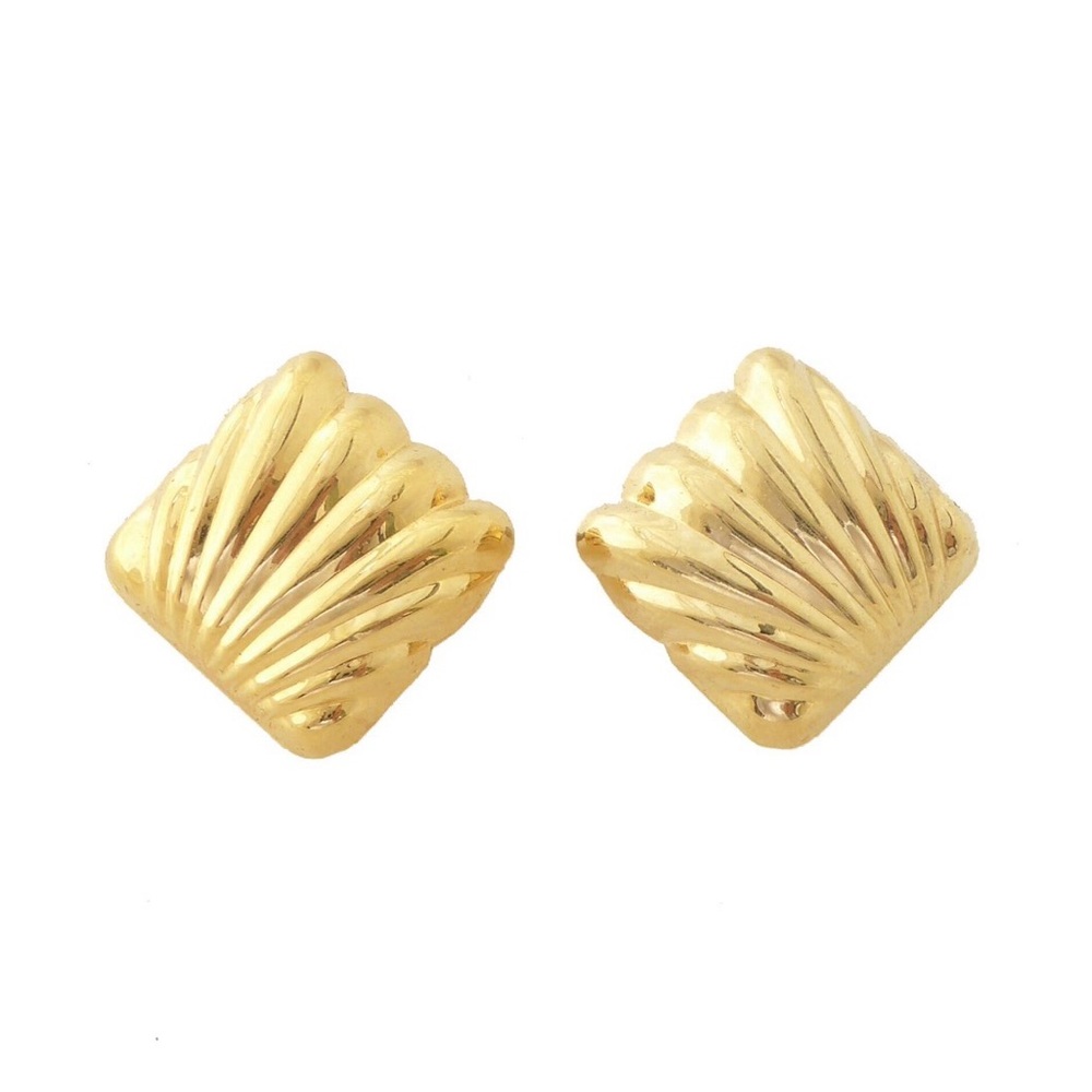 Gold-Tone Women's Shell Design Stud Earrings - Unbranded
